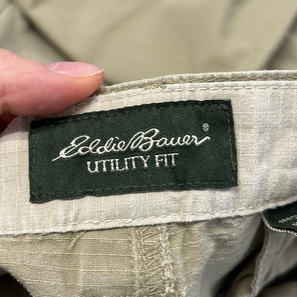 Eddie Bauer Tan Mens 36x33 Utility Fit Ripstop Khaki Cargo Pants Loose Straight - Picture 3 of 15